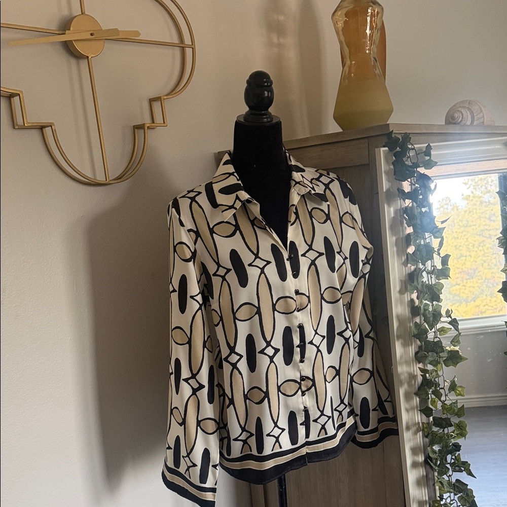 Chic Geometric Button-Up Blouse